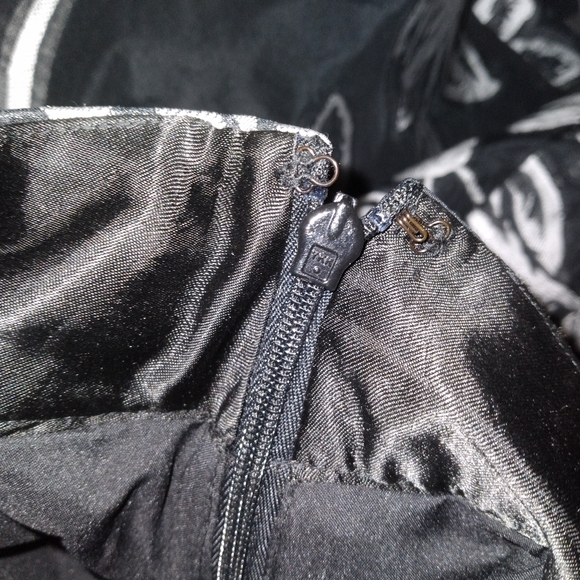 Banana Republic floral jacquard mini skirt, size 6 - Picture 4 of 7